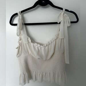 BEAUTIFUL WHITE WILFRED CROP TOP ☁️